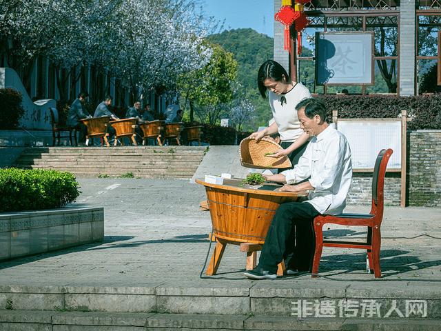 讓非遺“活”起來(lái)“活”下去